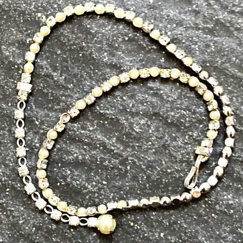 *TAKE 1/2 OFF: Very vintage rhinestone and pearl choker signed Denbé